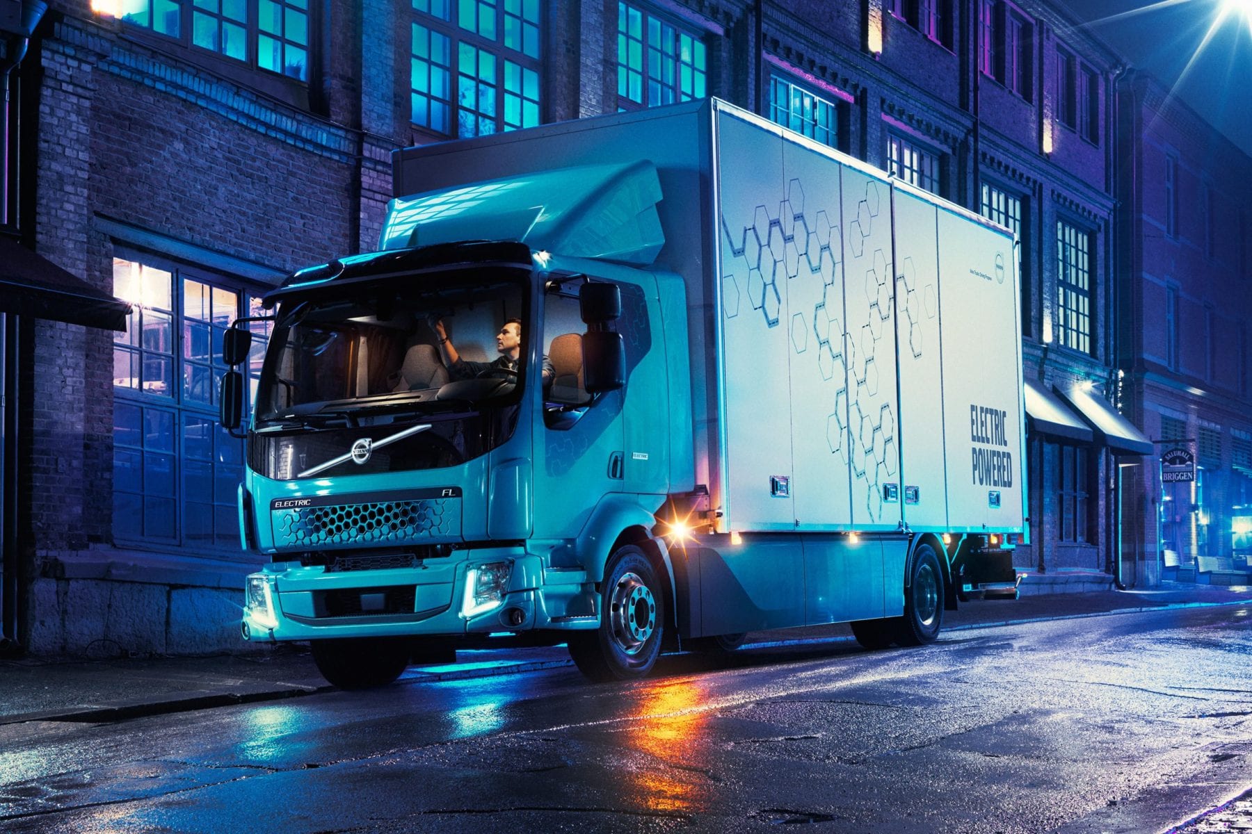 Volvo Electric Trucks to be Introduced in North America EVBite