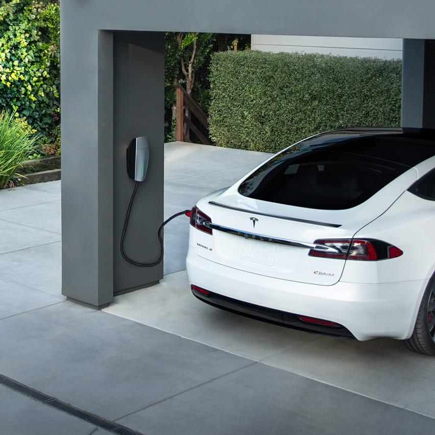 How does it cost deals to charge a tesla